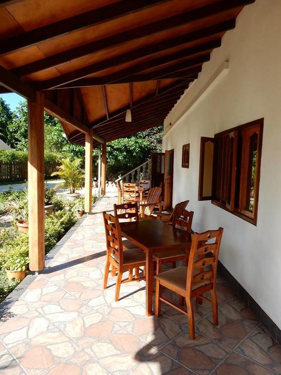Отель Belle Amie Self Catering Ла-Диг Экстерьер фото