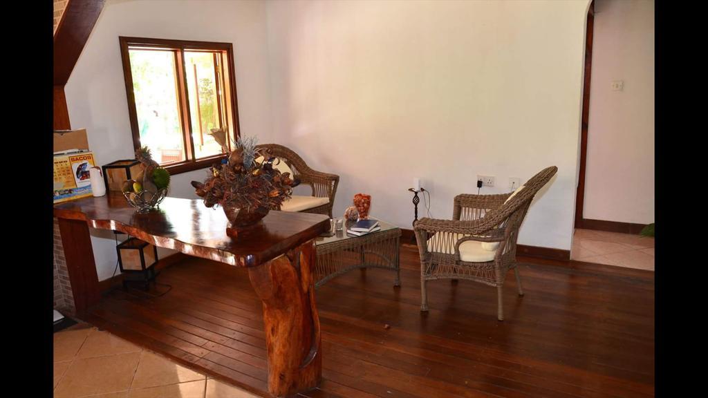Отель Belle Amie Self Catering Ла-Диг Экстерьер фото